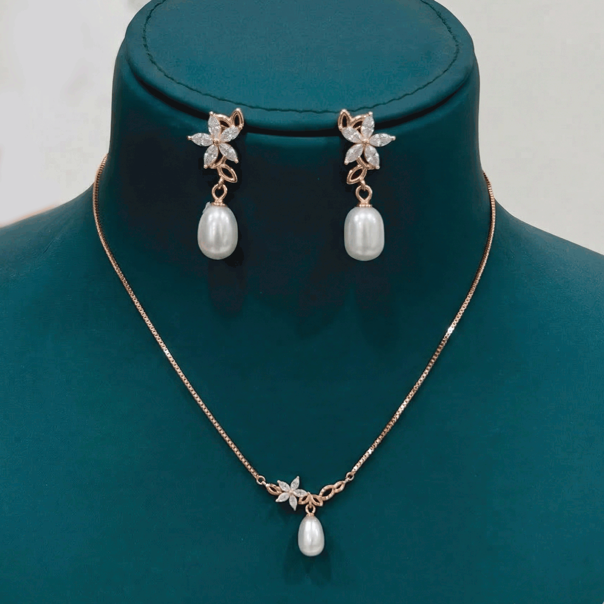 Style Pair Chain & Stud Set – Rose Gold Finish
