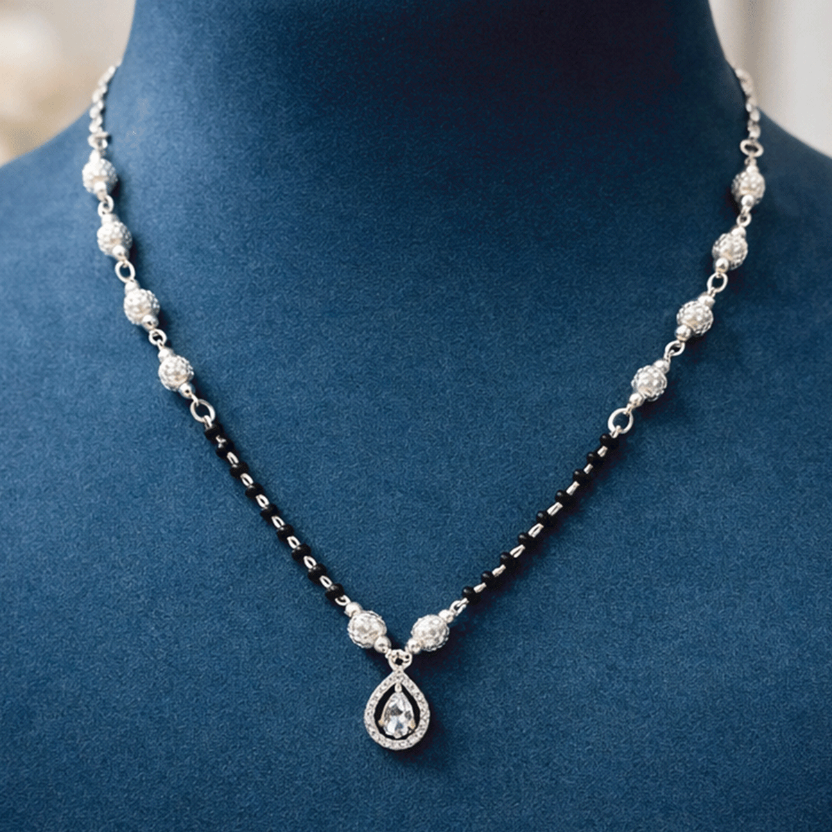 Everyday Chic Essential Chain