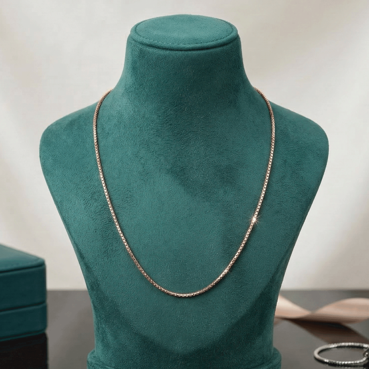 Rose Radiance Neck Chain