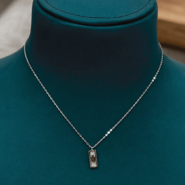 Everyday Chic Essential Chain