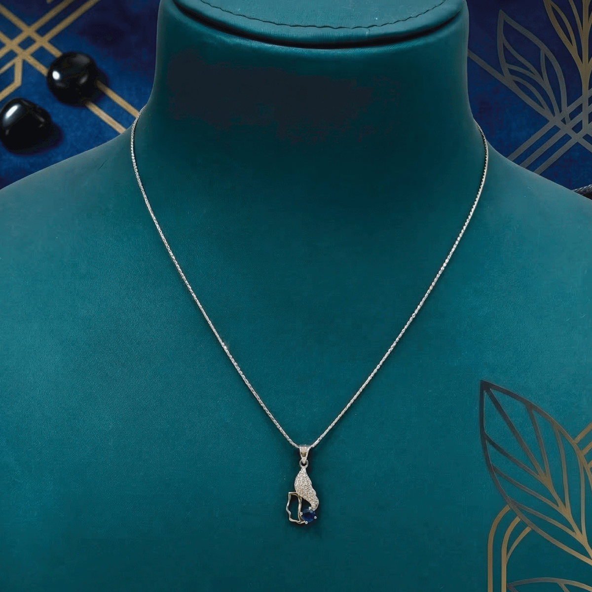 Everyday Chic Essential Chain