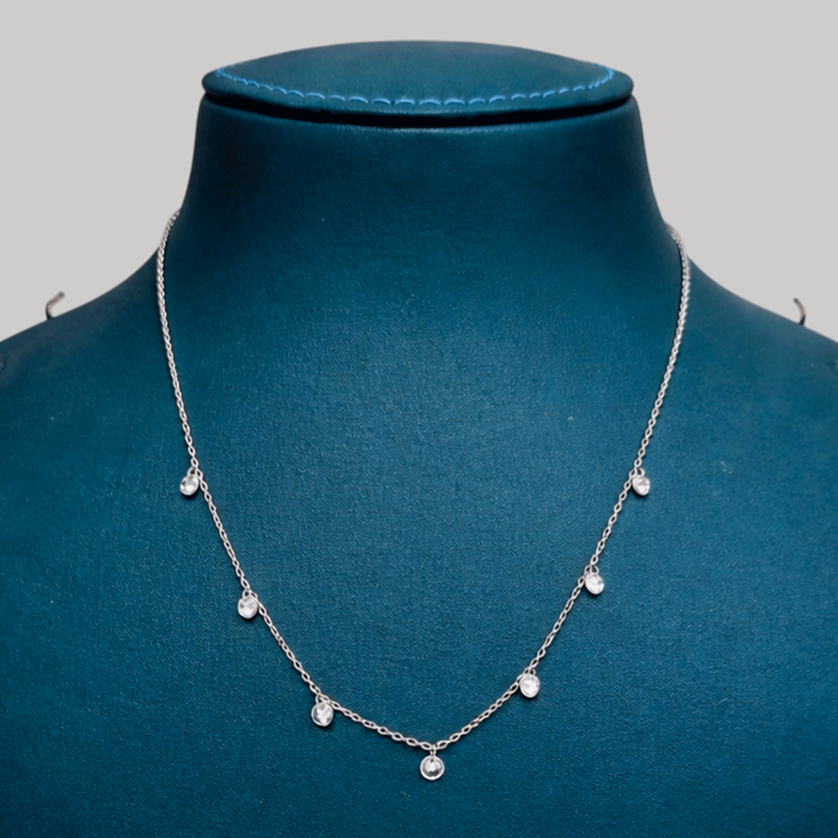 Everyday Chic Essential Chain