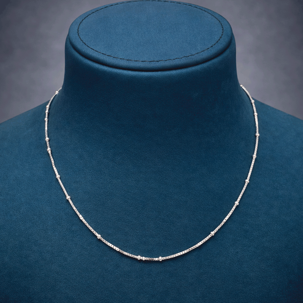 Everyday Chic Essential Chain
