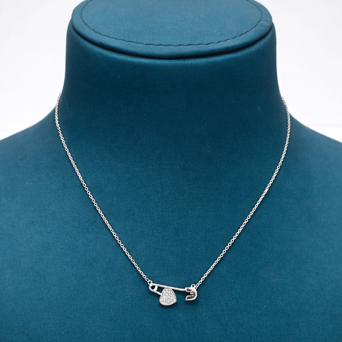 Everyday Chic Essential Chain