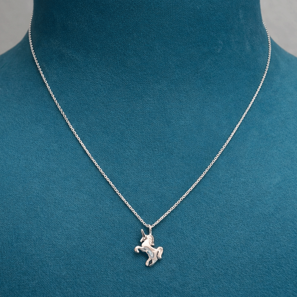 Everyday Chic Essential Chain