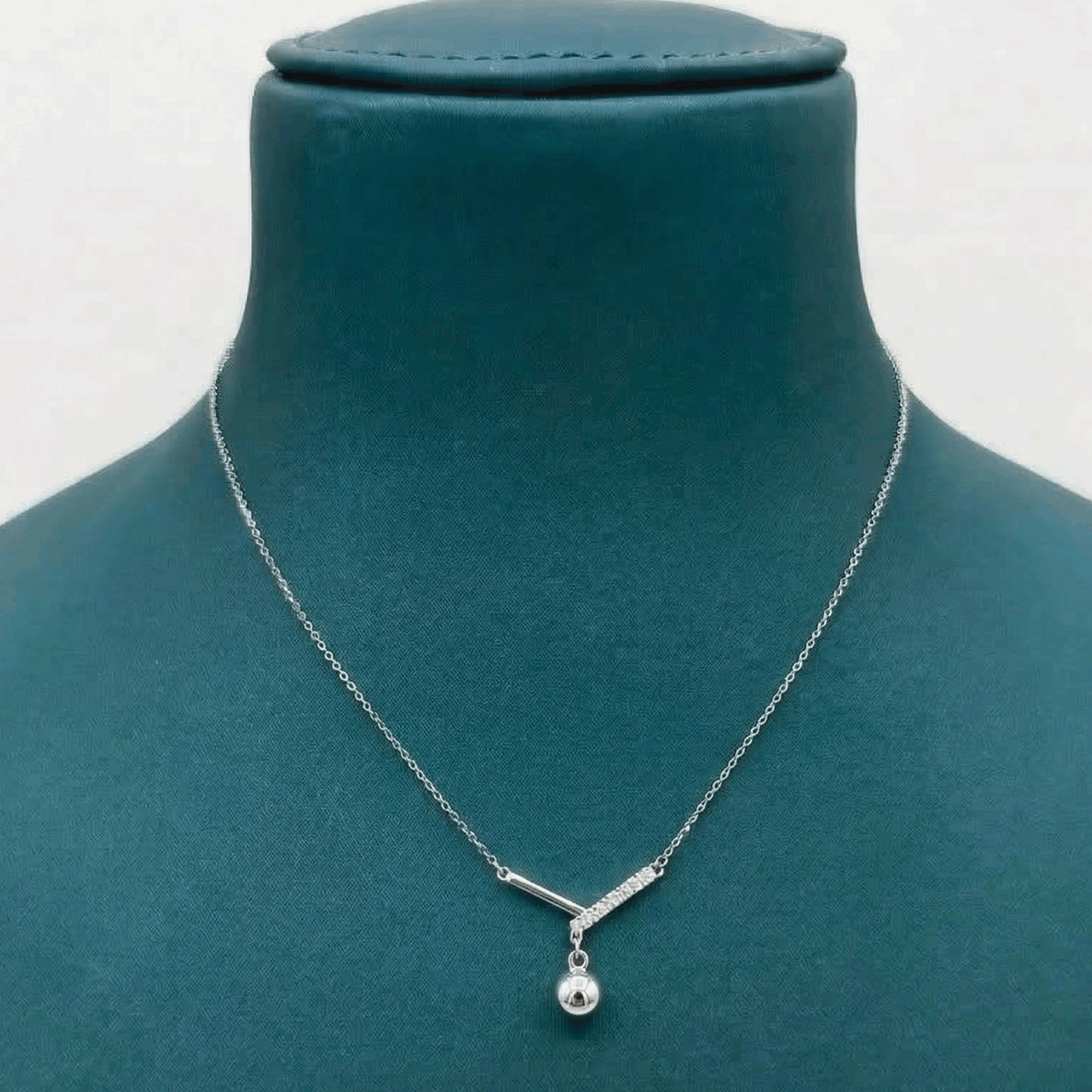 Everyday Chic Essential Chain