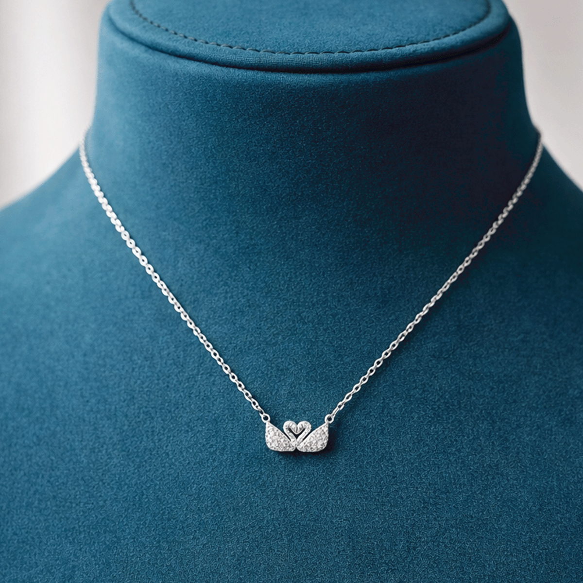Everyday Chic Essential Chain