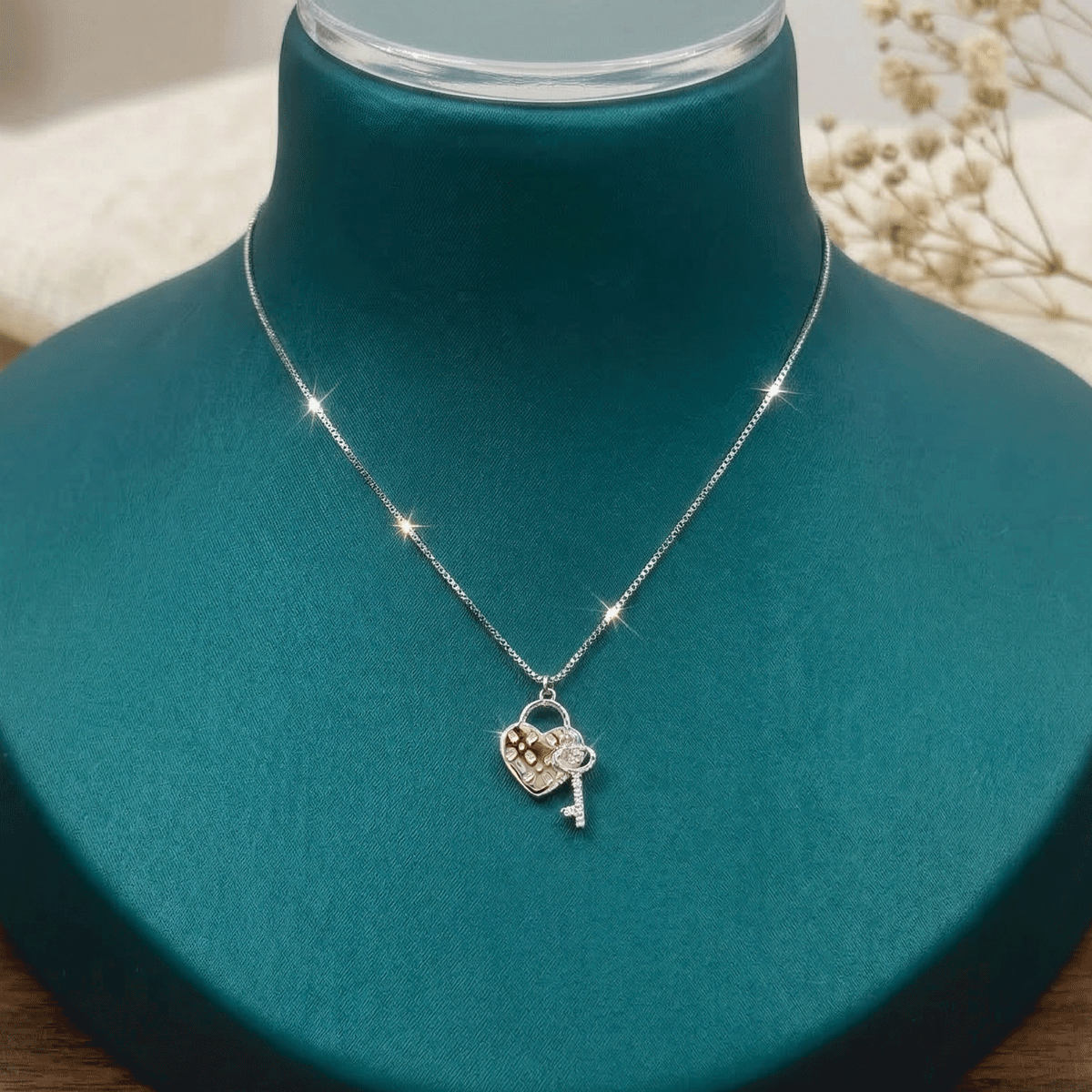 Everyday Chic Essential Chain