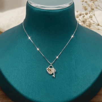 Everyday Chic Essential Chain