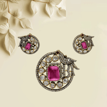 Royal Victorian  Pendant Set