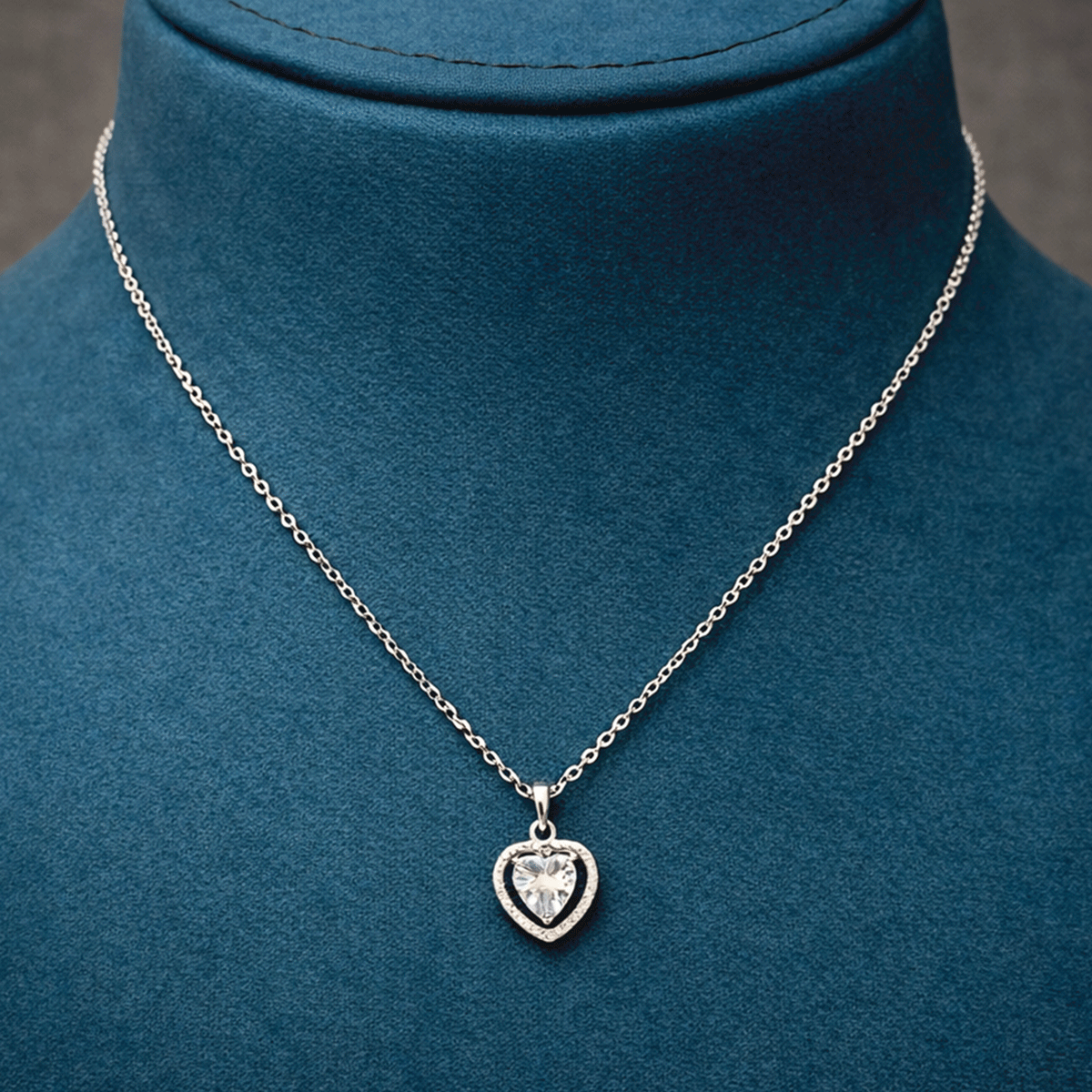 Everyday Chic Essential Chain