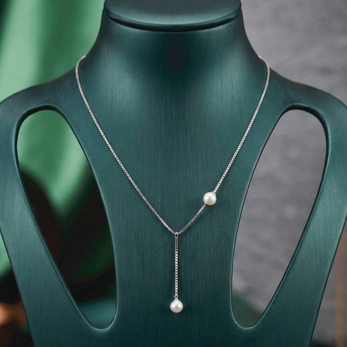 Everyday Chic Essential Chain