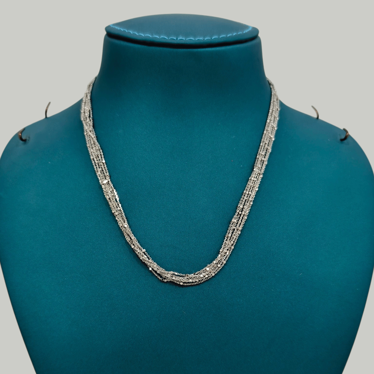 Everyday Chic Essential Chain