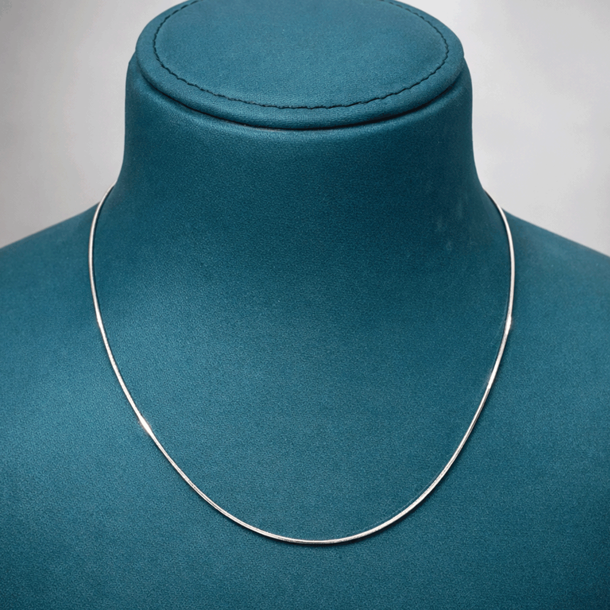Everyday Chic Essential Chain