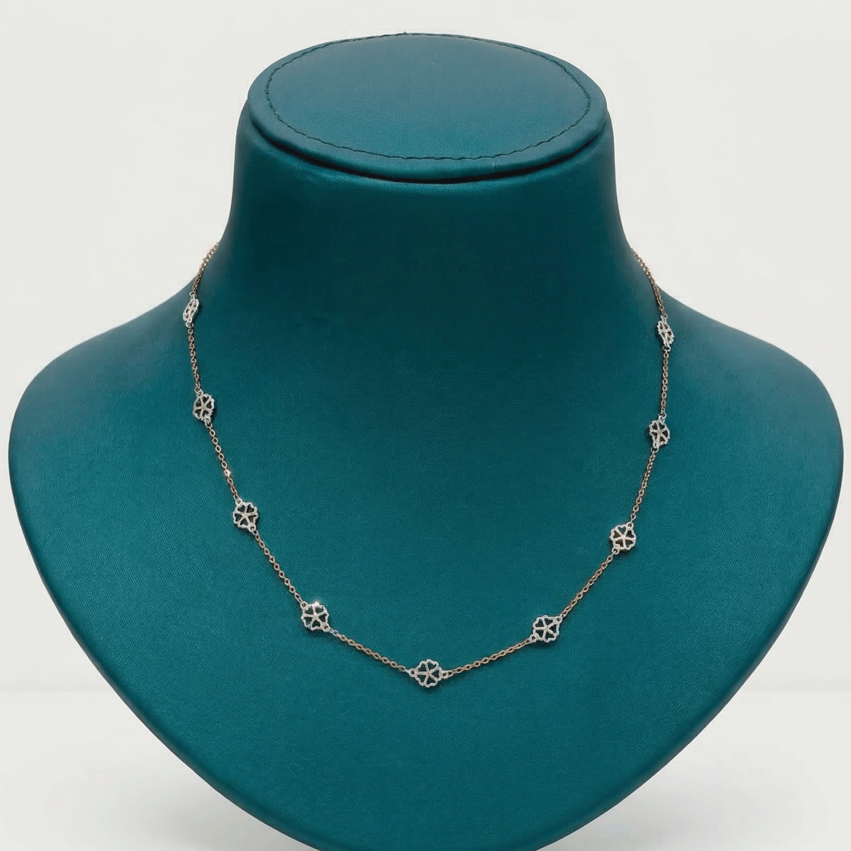 Everyday Chic Essential Chain