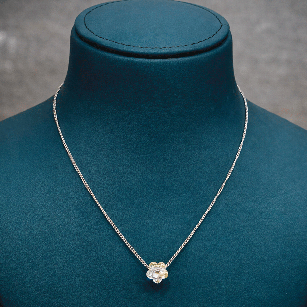 Everyday Chic Essential Chain