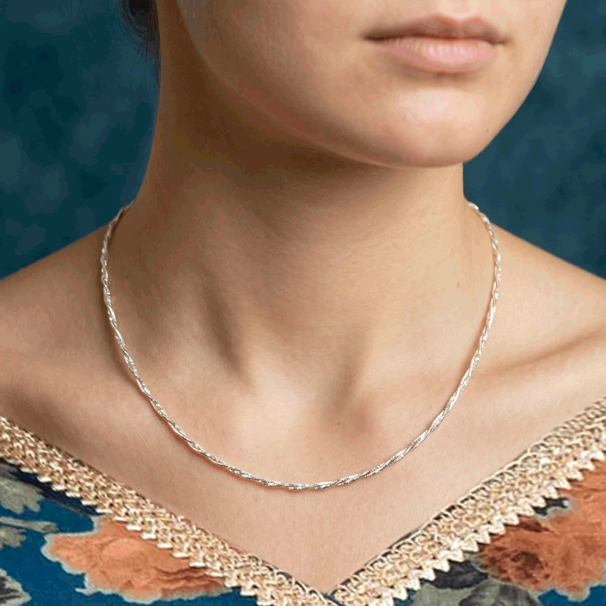 Everyday Chic Essential Chain