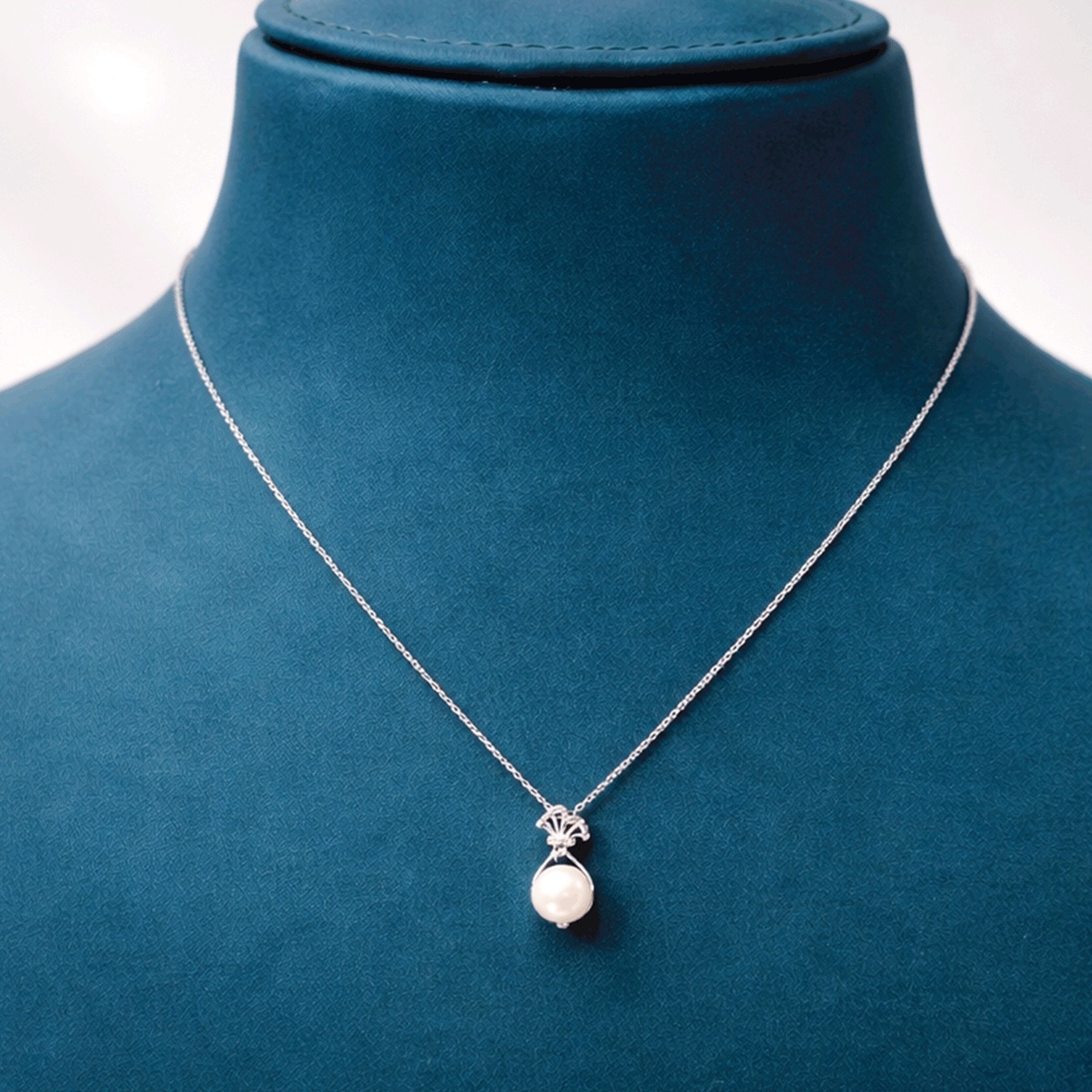Everyday Chic Essential Chain