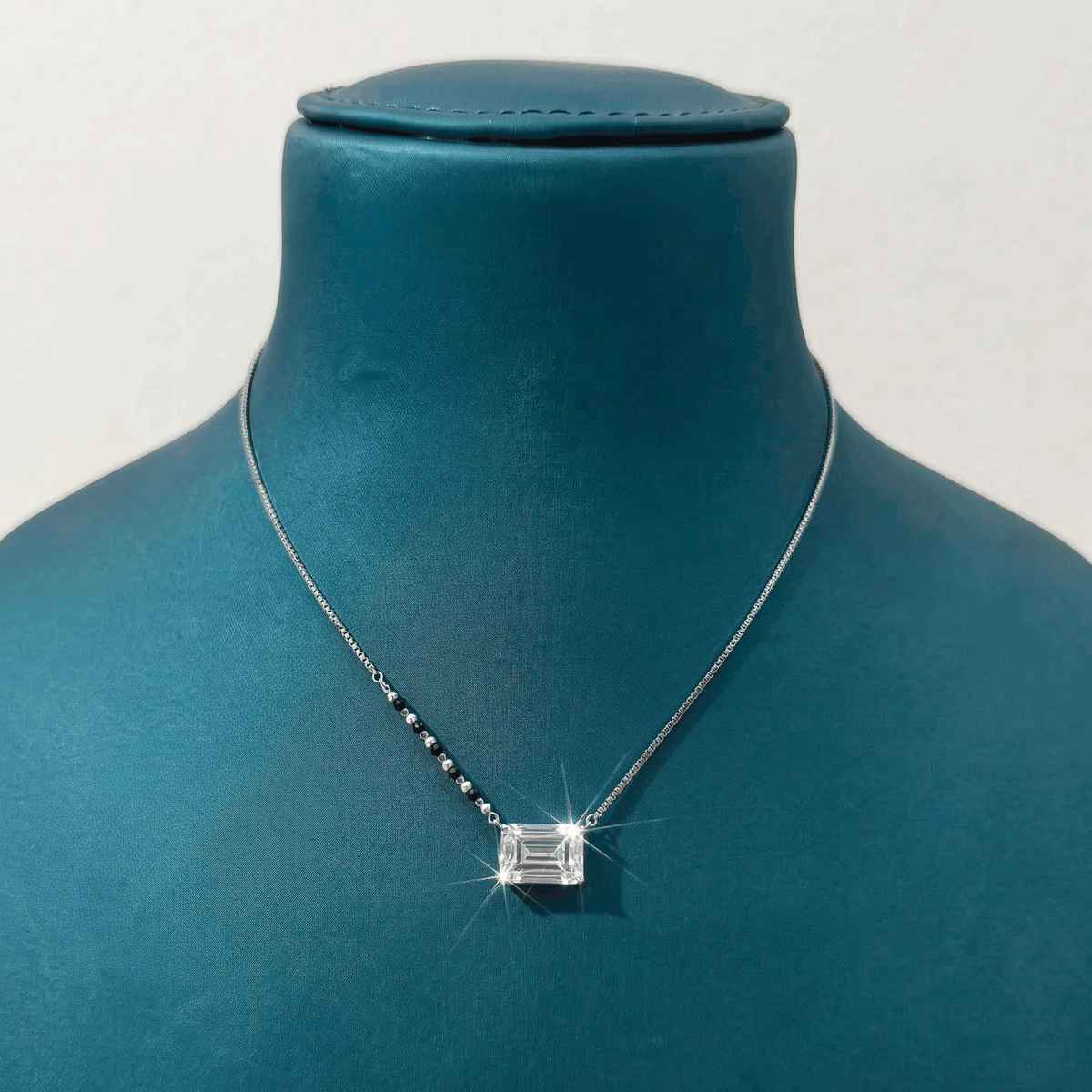 Everyday Chic Essential Chain