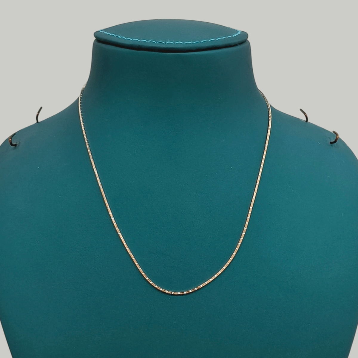 Rose Radiance Neck Chain