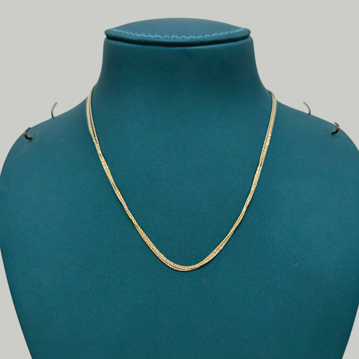 Rose Radiance Neck Chain
