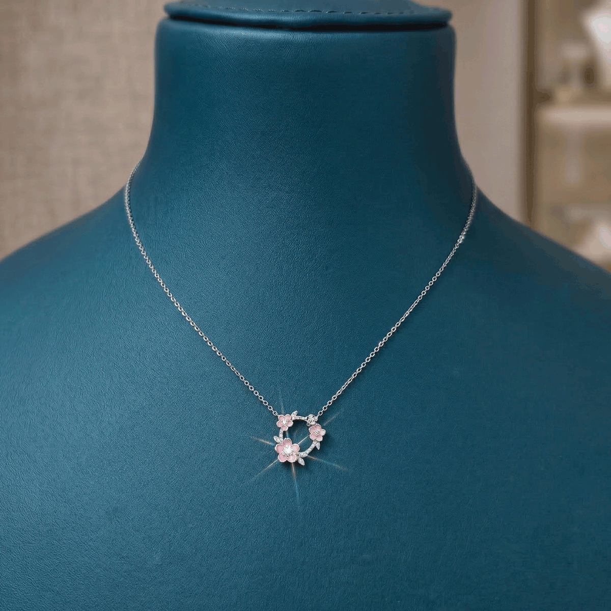 Everyday Chic Essential Chain
