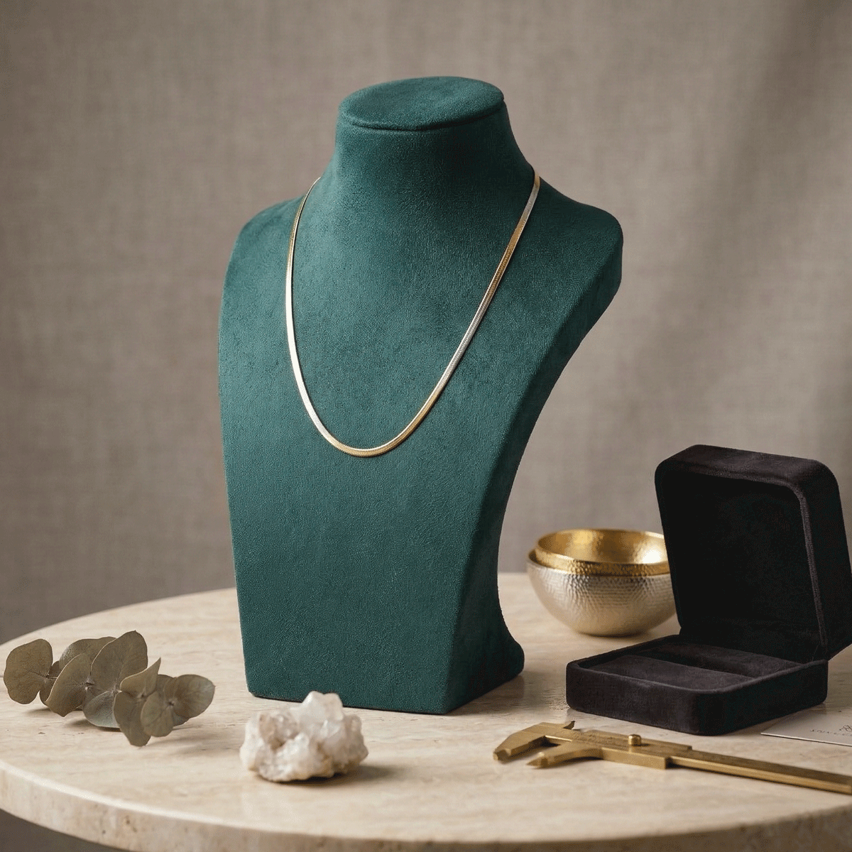 Rose Radiance Neck Chain
