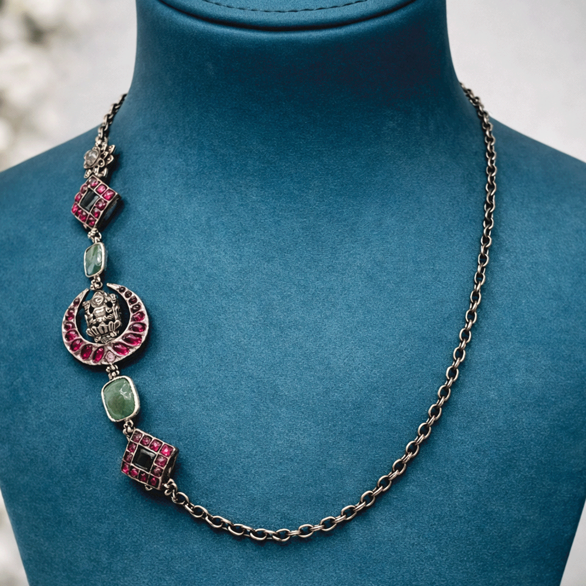 Everyday Chic Essential Chain