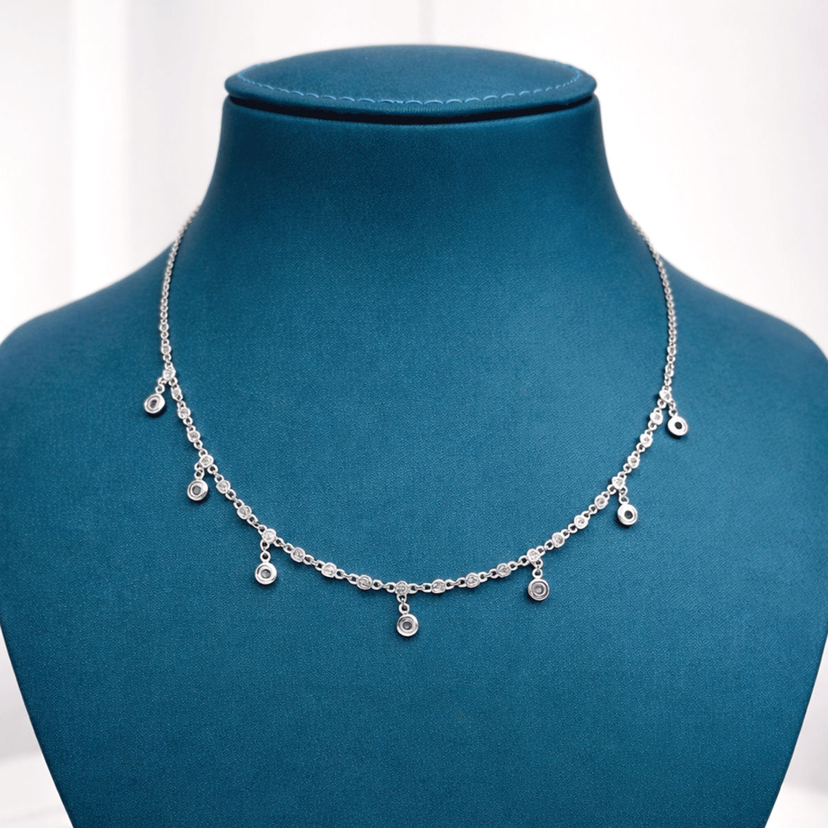 Everyday Chic Essential Chain