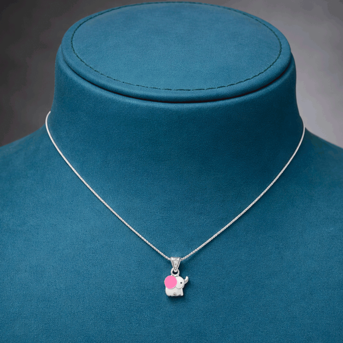 Everyday Chic Essential Chain