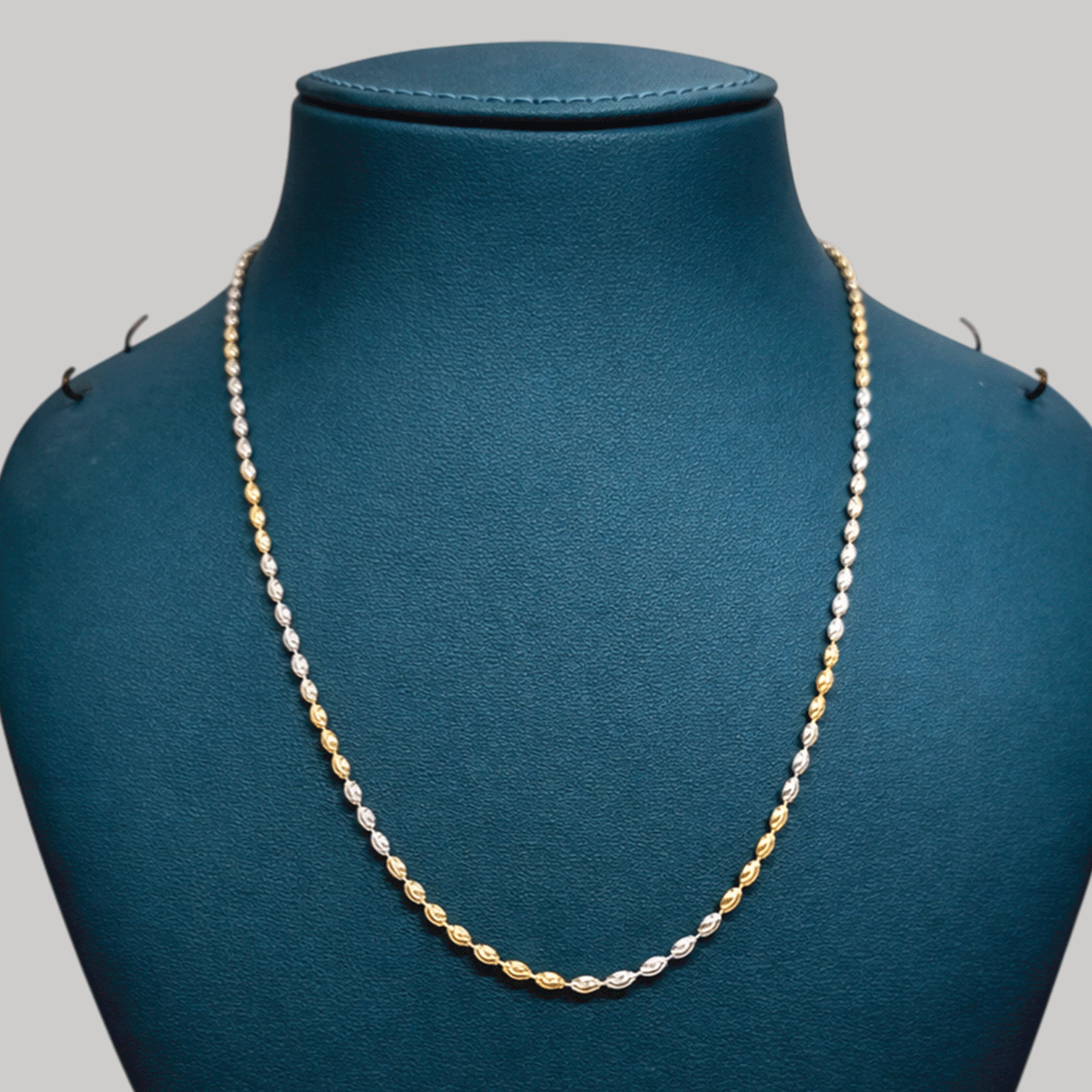 Rose Radiance Neck Chain