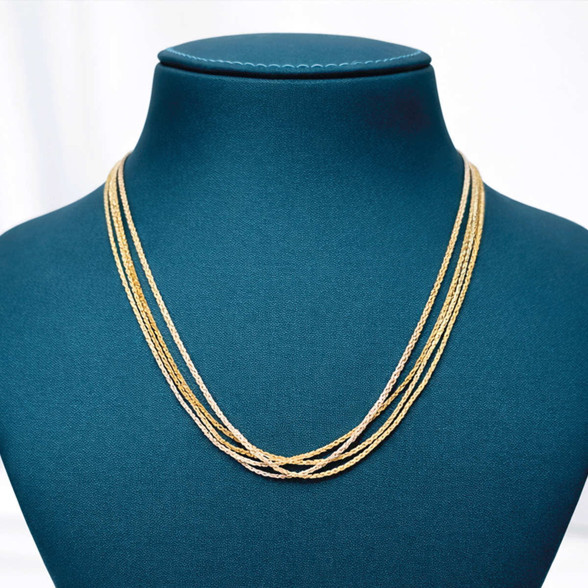 Rose Radiance Neck Chain