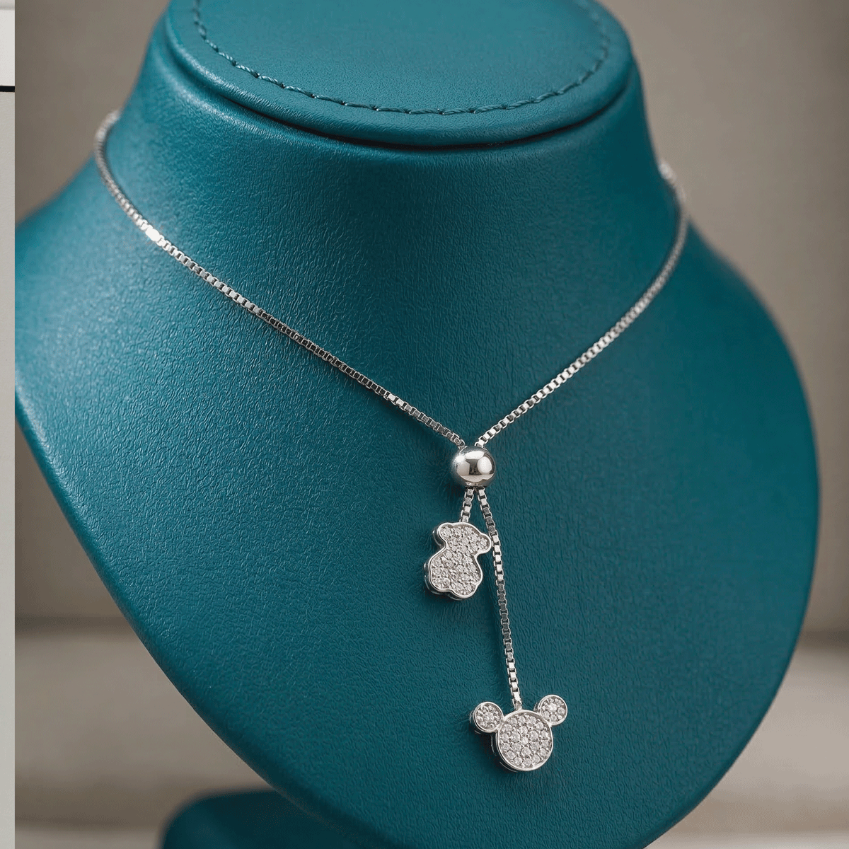 Everyday Chic Essential Chain