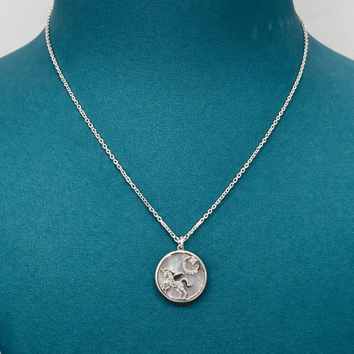 Everyday Chic Essential Chain