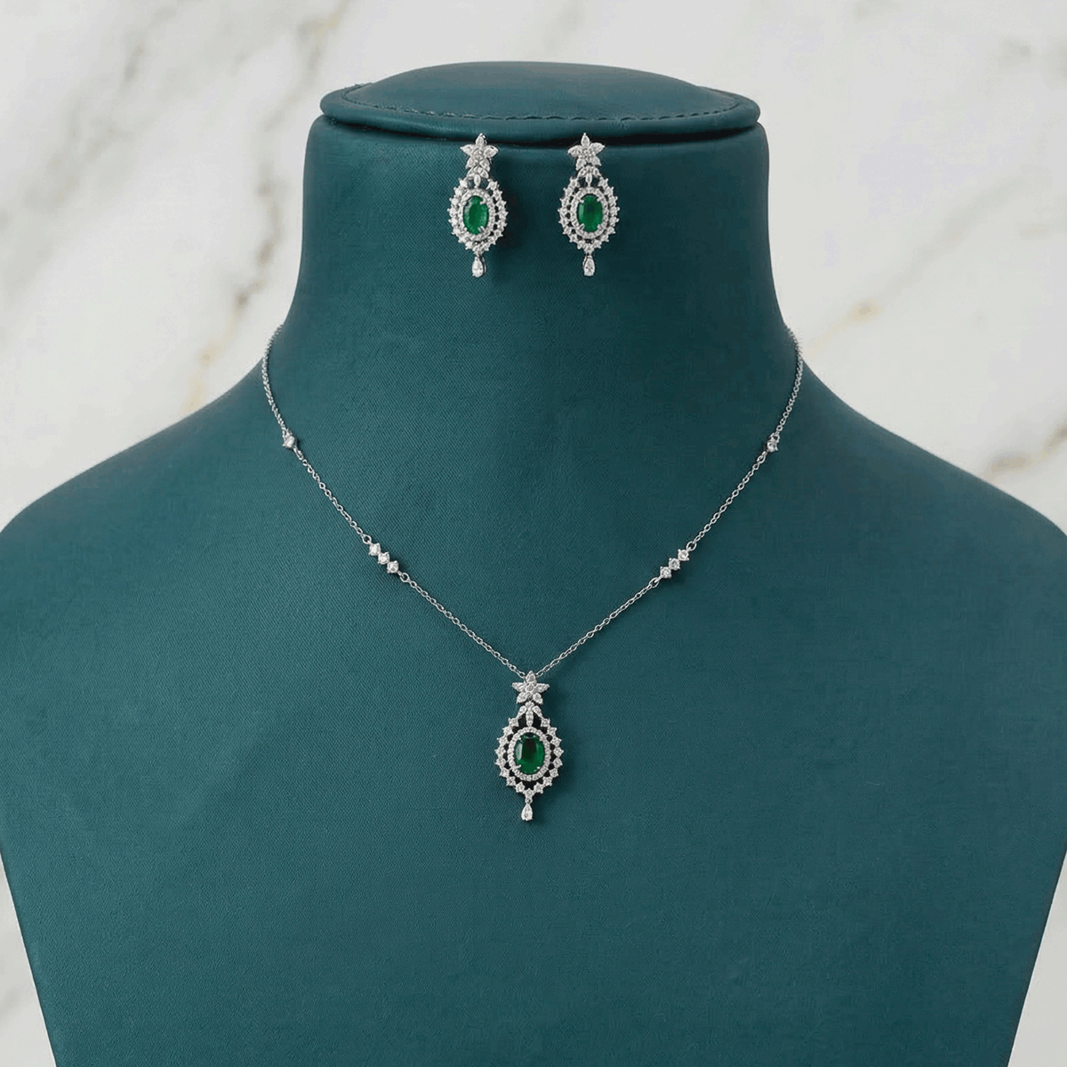 Style Pair Chain & Stud Set – Silver Finish