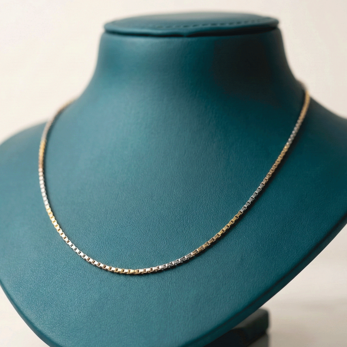 Rose Radiance Neck Chain