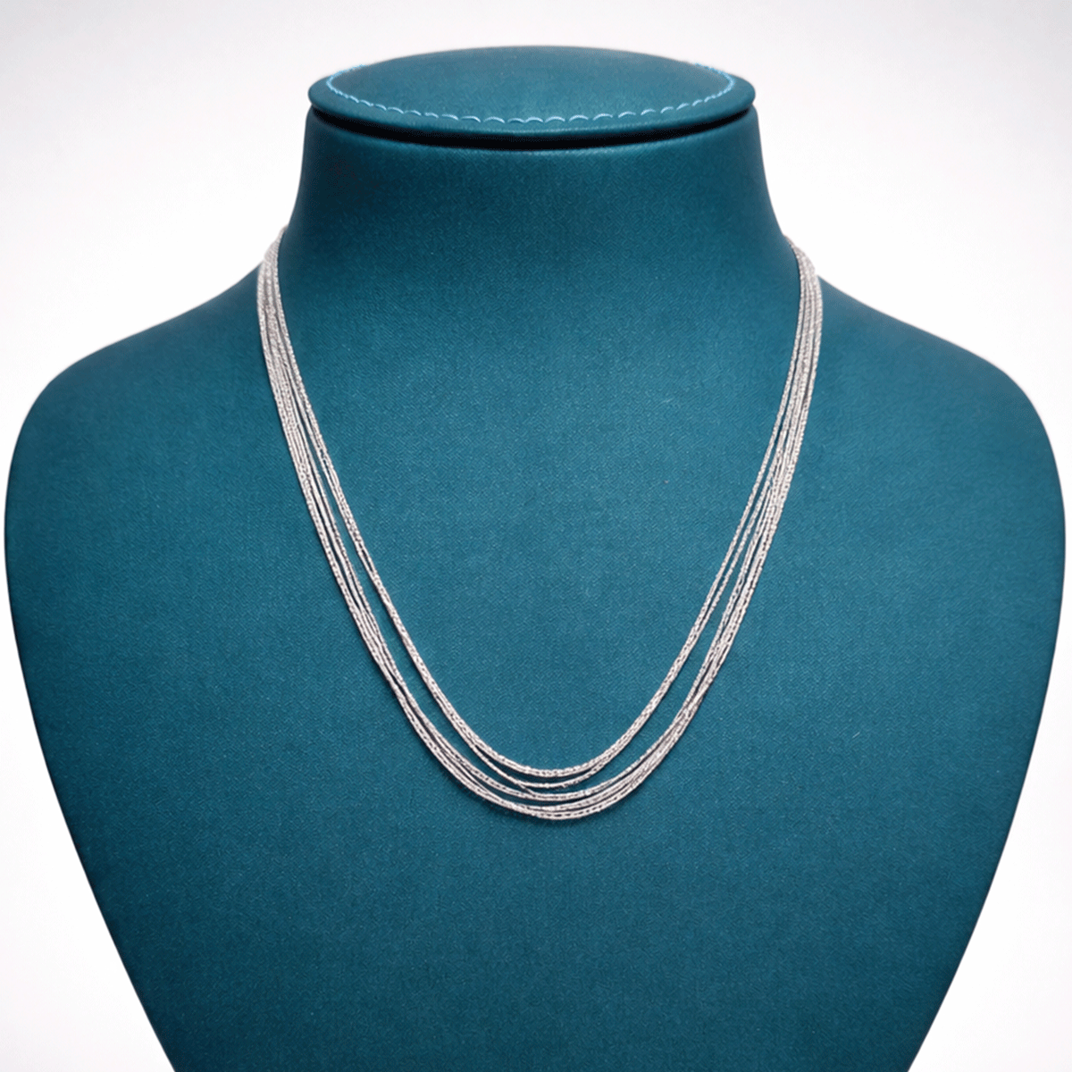 Everyday Chic Essential Chain