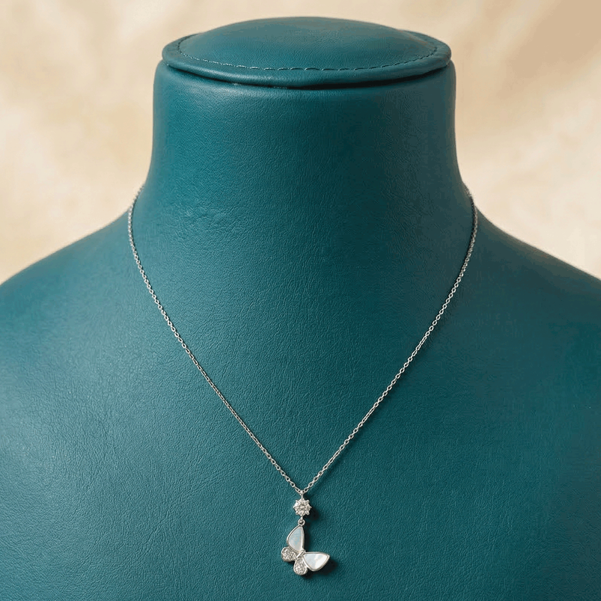 Everyday Chic Essential Chain