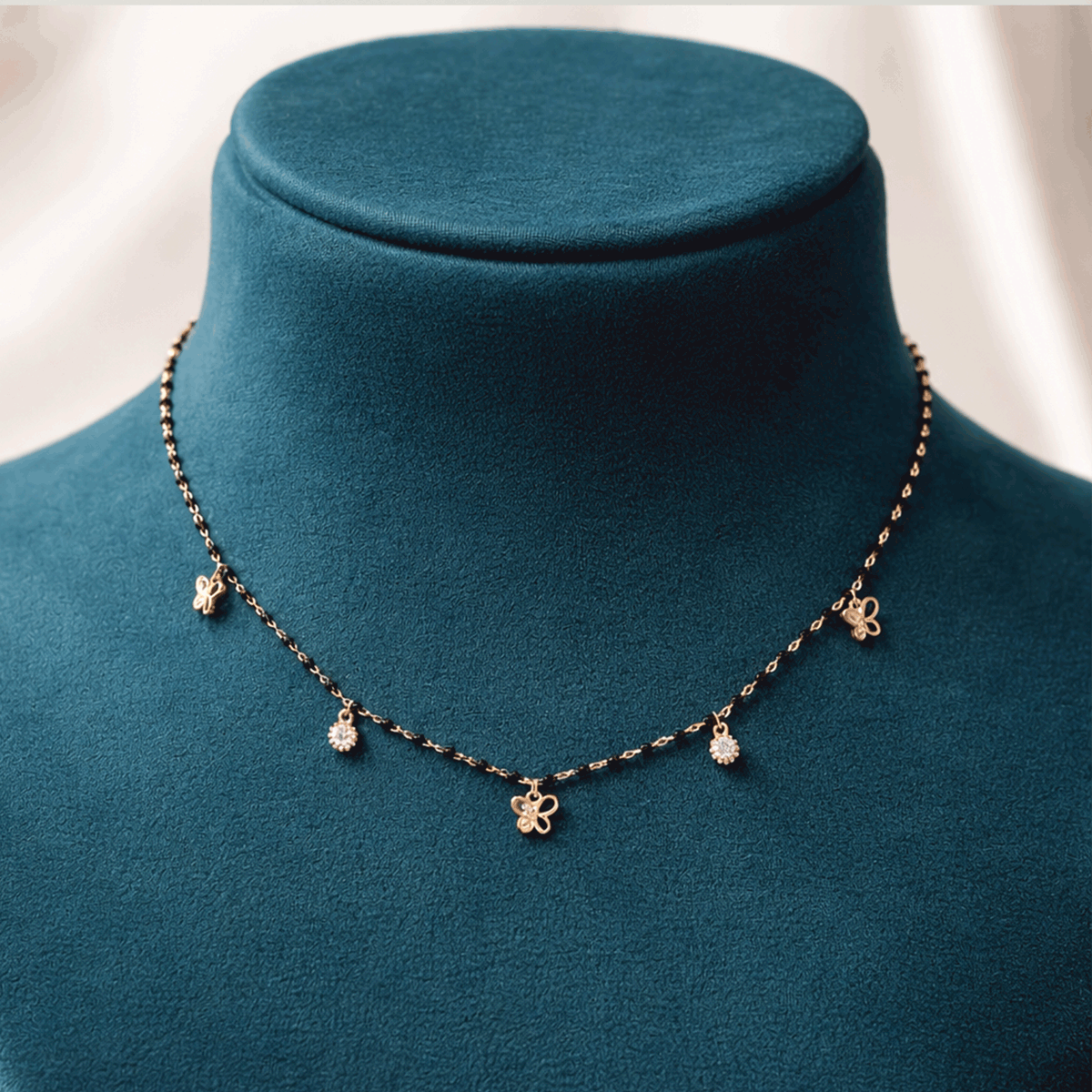 Everyday Chic Essential Chain