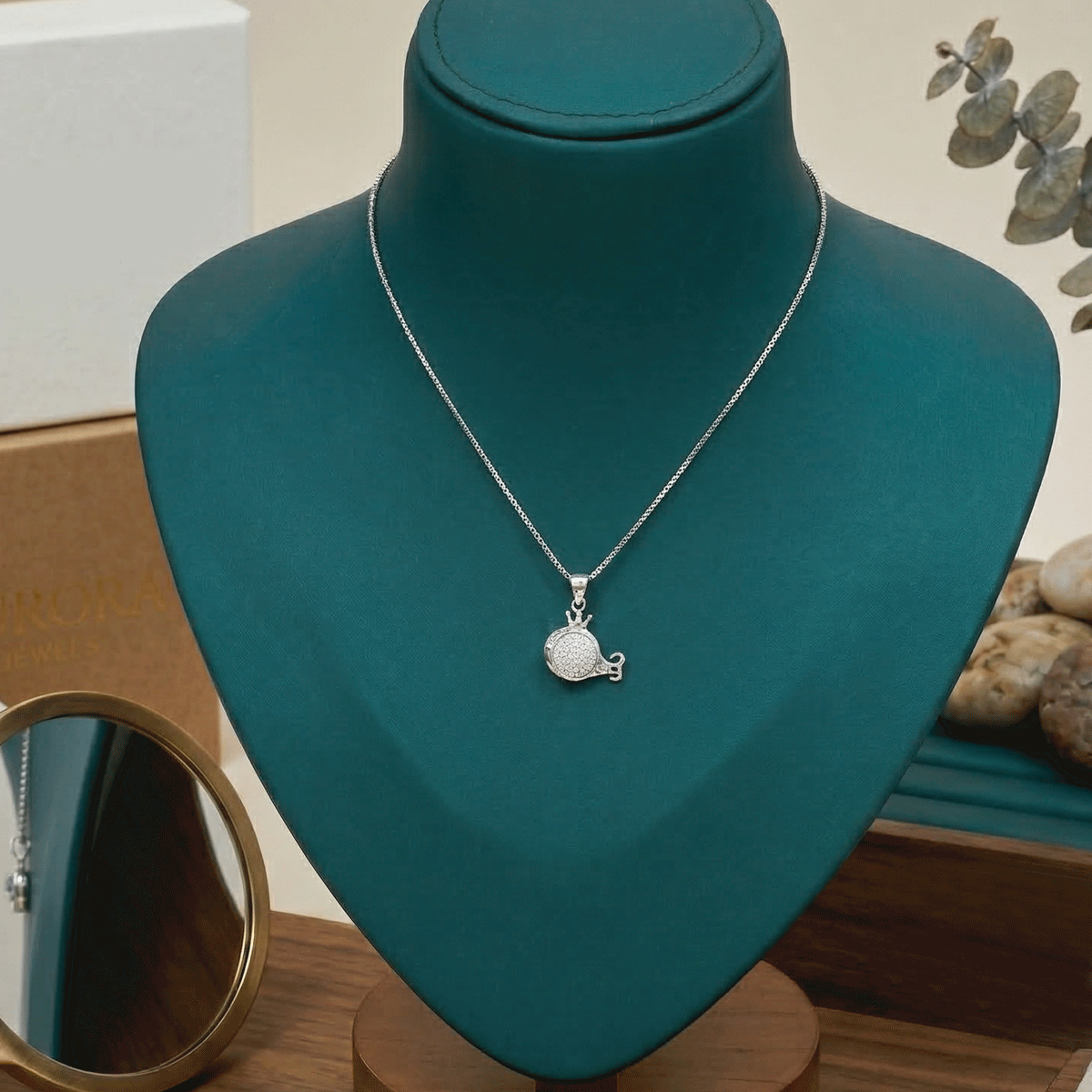Everyday Chic Essential Chain