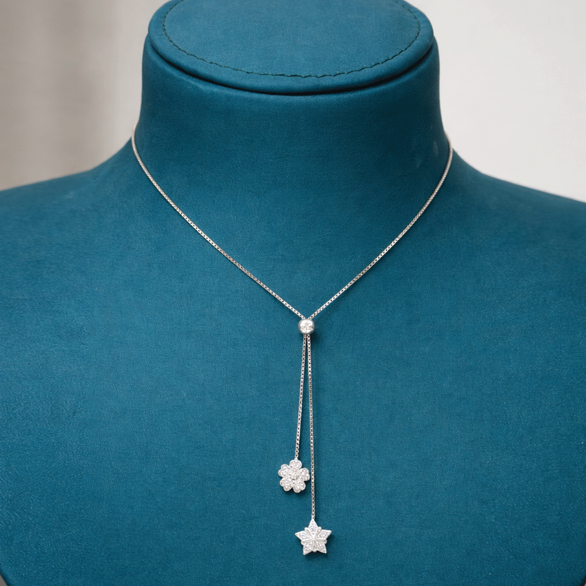 Everyday Chic Essential Chain