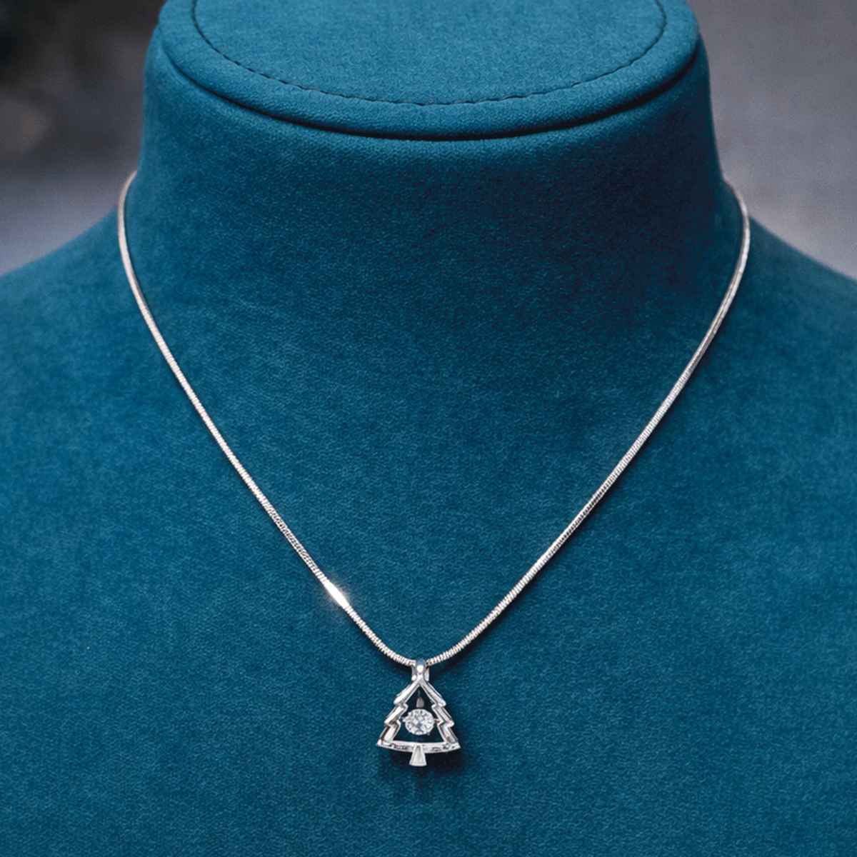 Everyday Chic Essential Chain