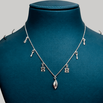 Everyday Chic Essential Chain