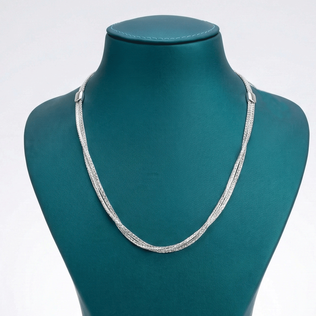 Everyday Chic Essential Chain