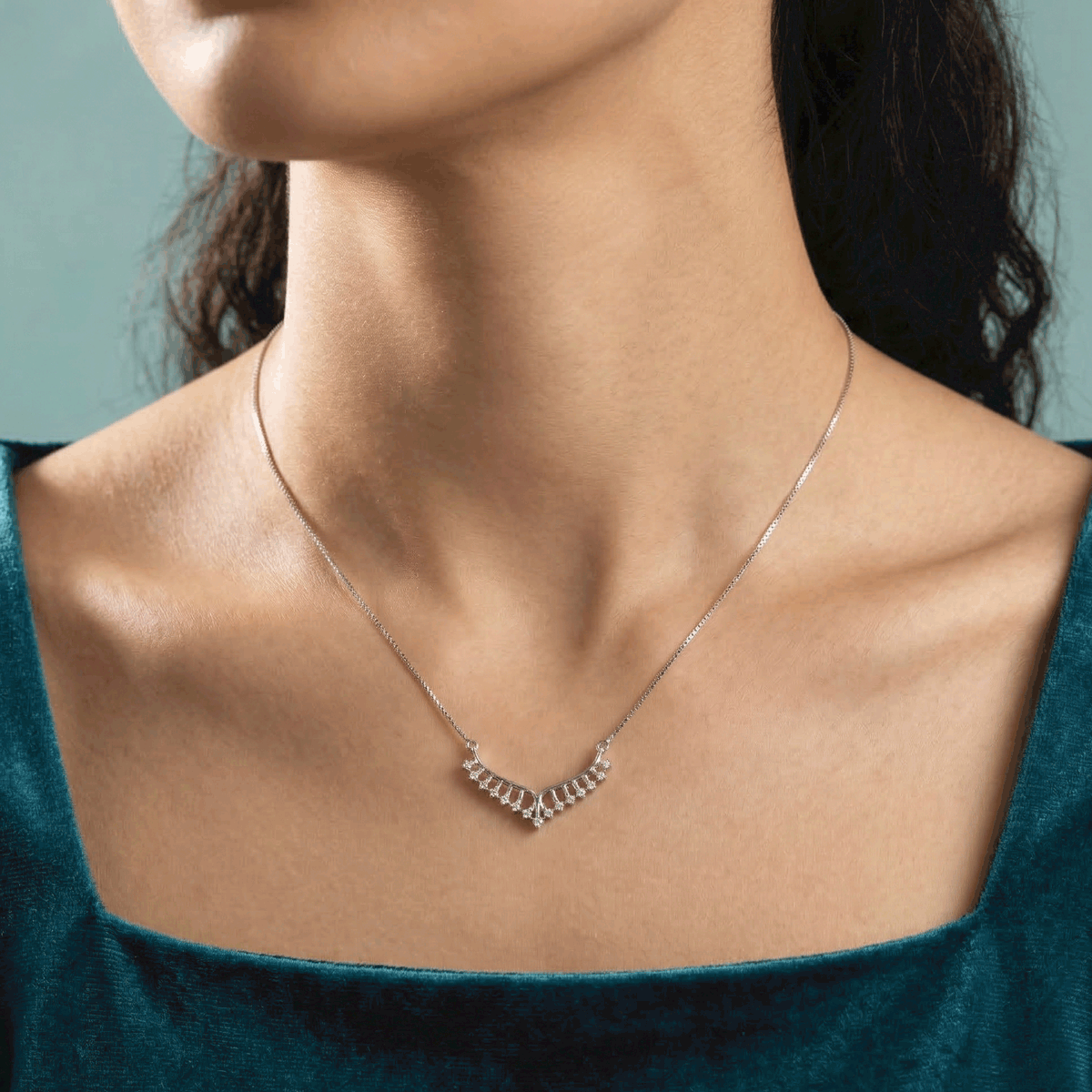 Everyday Chic Essential Chain