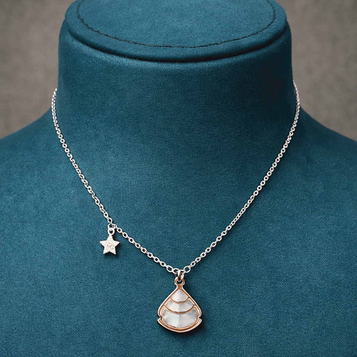 Everyday Chic Essential Chain