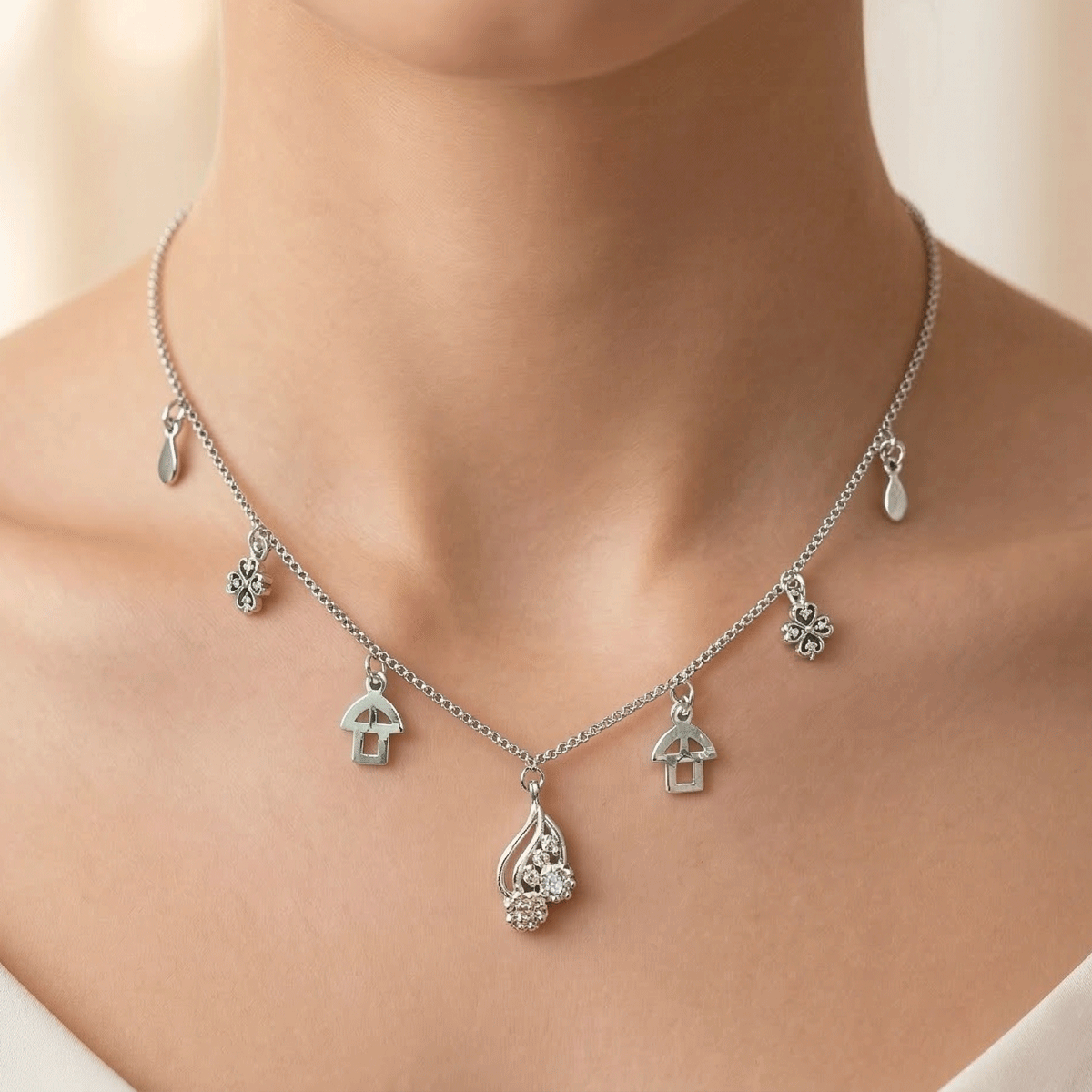 Everyday Chic Essential Chain