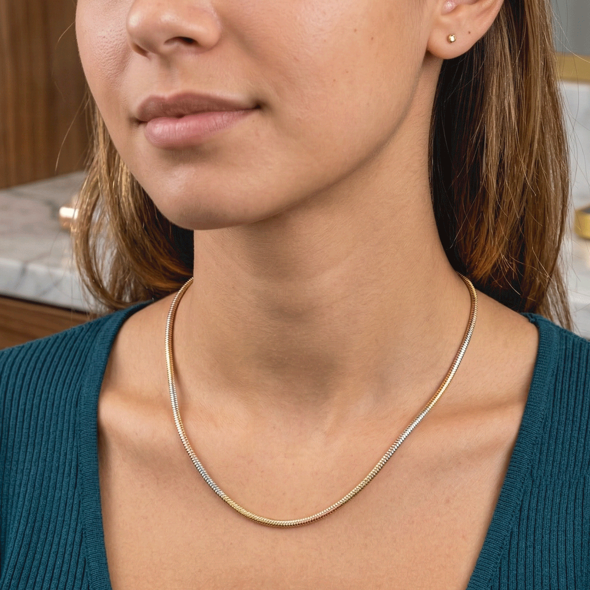 Rose Radiance Neck Chain