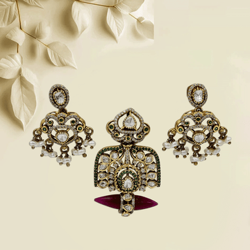 Royal Victorian  Pendant Set