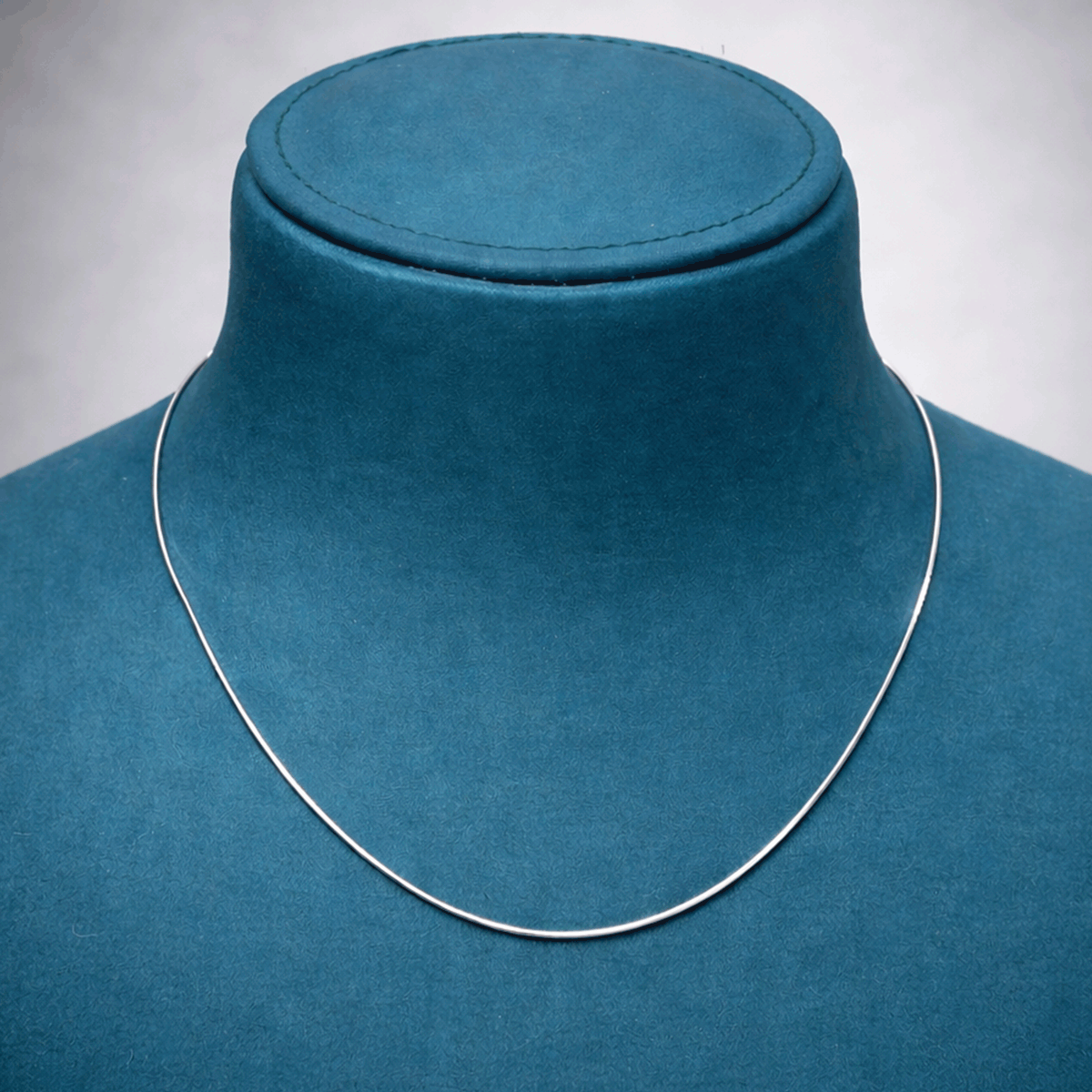 Everyday Chic Essential Chain